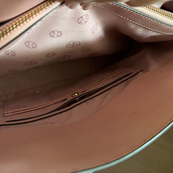 Tory Burch Robinson Open Dome Large Satchel in Pink - Picture 6 of 7